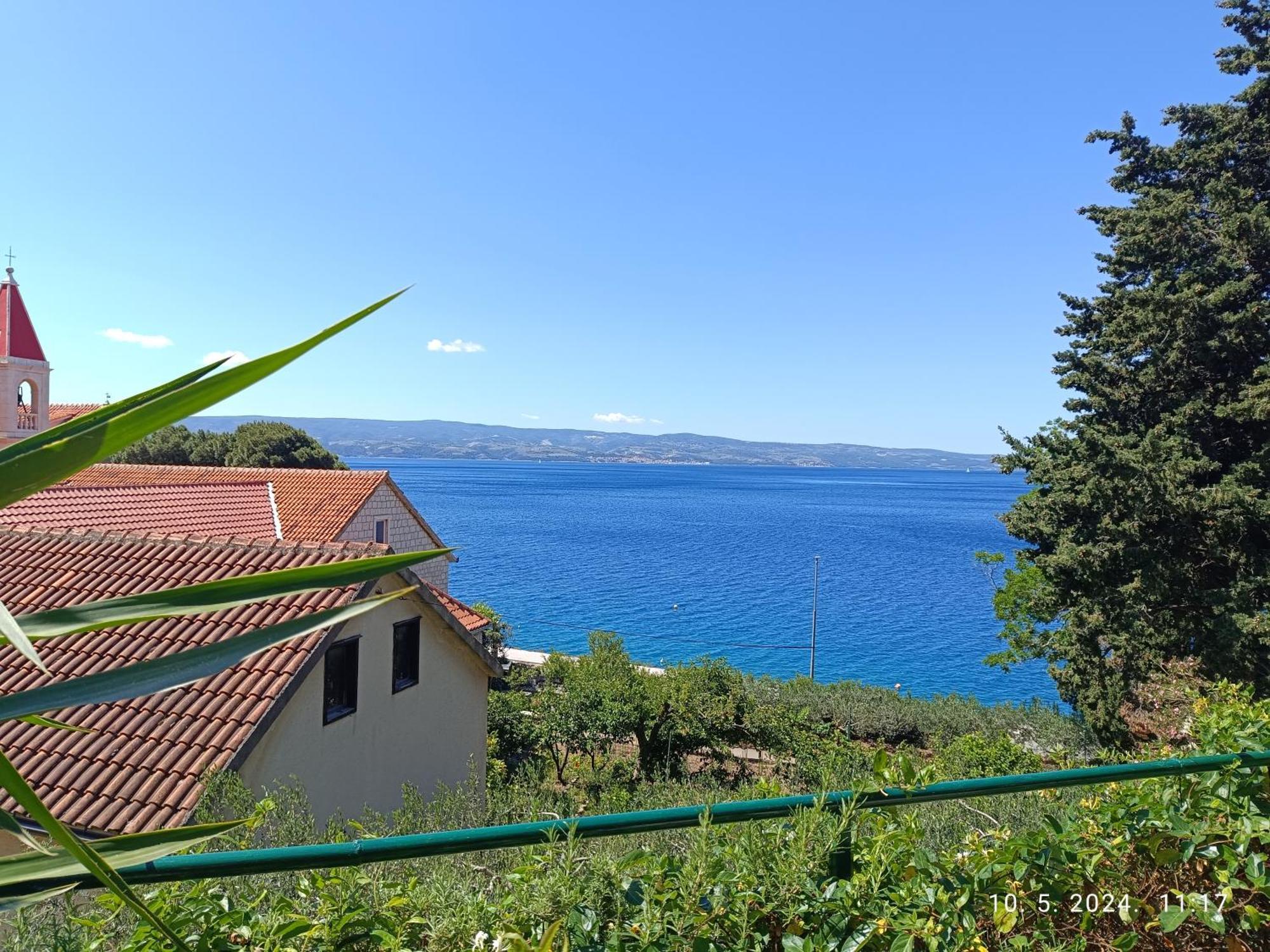 Leonica Apartment Omis Exterior photo