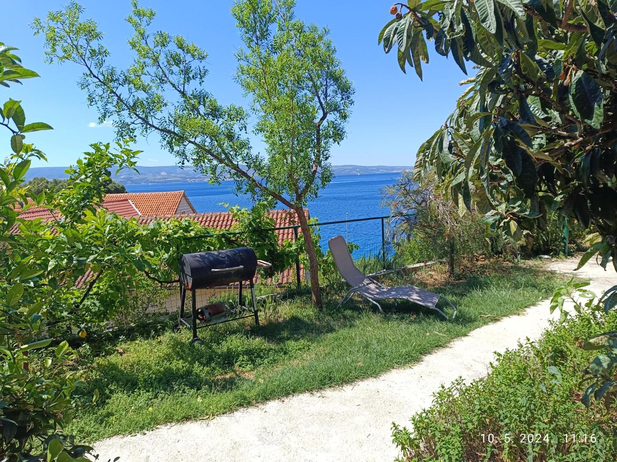 Leonica Apartment Omis Exterior photo