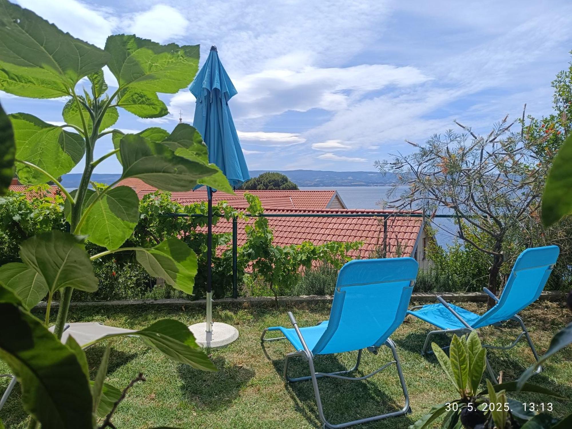 Leonica Apartment Omis Exterior photo