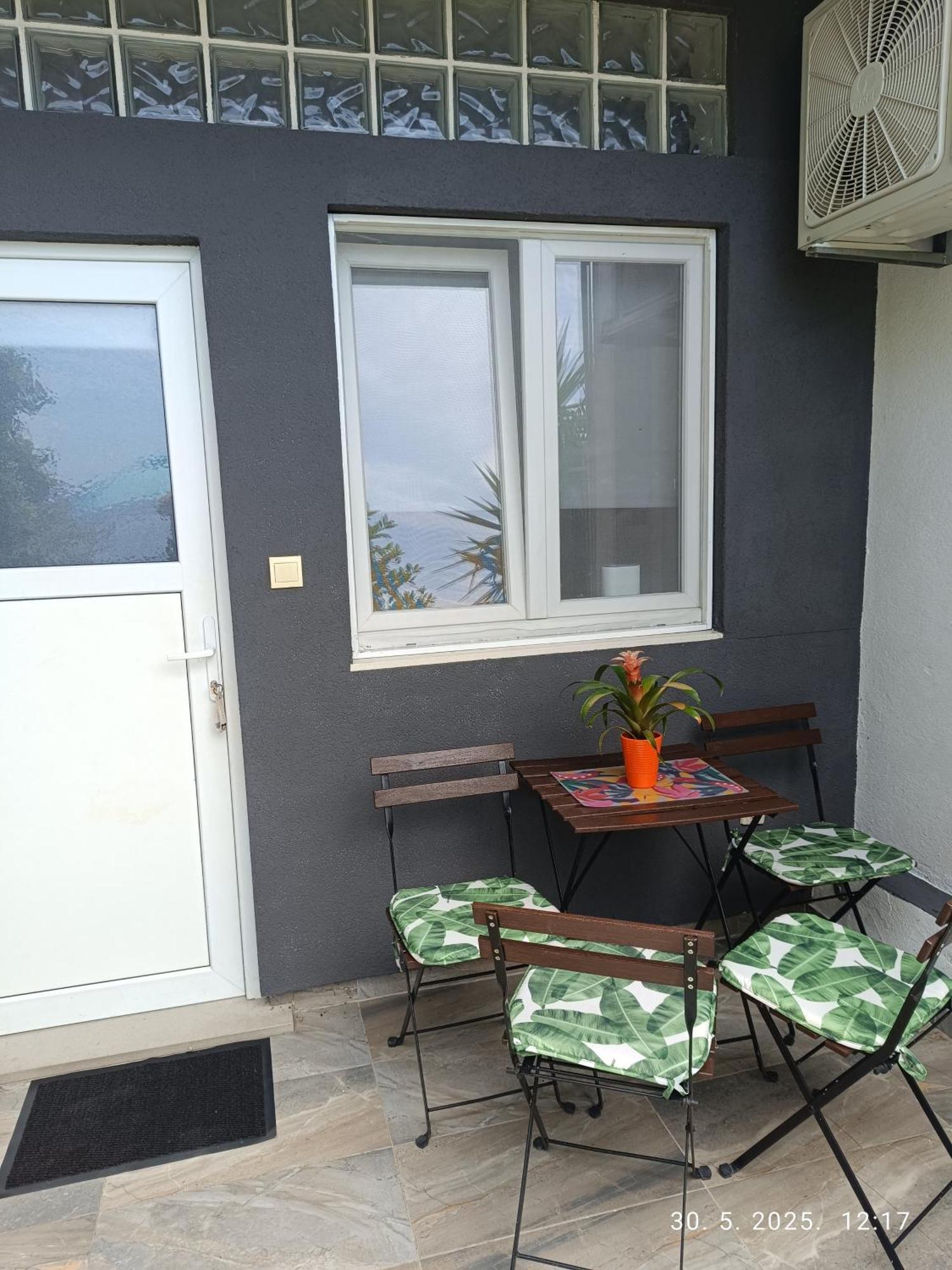 Leonica Apartment Omis Exterior photo
